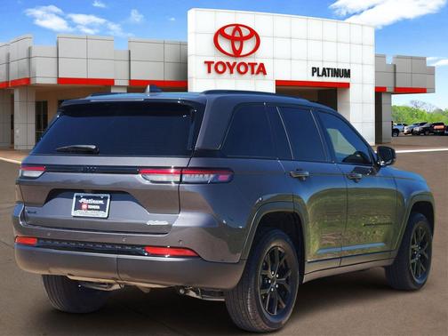 Baltic Gray Metallic Clearcoat 2024 Jeep Grand Cherokee Altitude