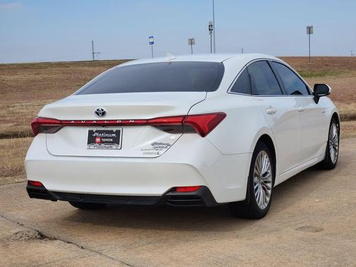 2021 Toyota Avalon Hybrid Limited