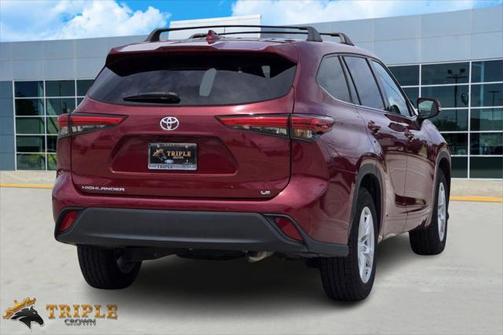 2021 Toyota Highlander LE