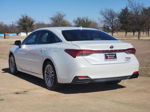 2019 Toyota Avalon Hybrid Limited