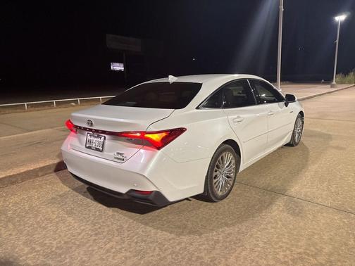 2019 Toyota Avalon Hybrid Limited