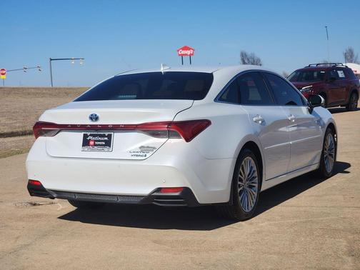 2019 Toyota Avalon Hybrid Limited