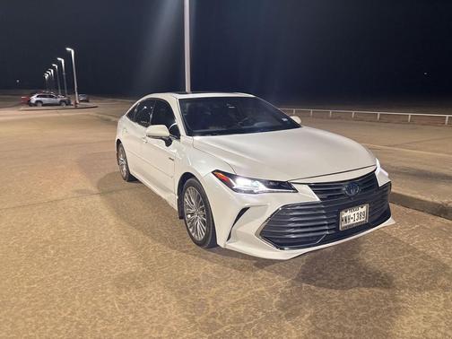2019 Toyota Avalon Hybrid Limited
