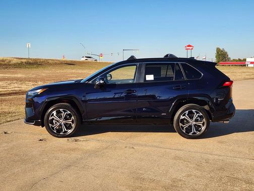 2025 Toyota RAV4 Hybrid SE