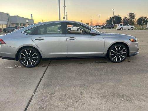 2023 Honda Accord Hybrid Touring