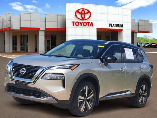 Champagne Silver Metallic/Super Black 2022 Nissan Rogue SL