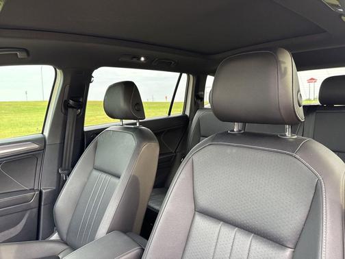 2022 Volkswagen Tiguan 2.0T SE R-Line Black 4MOTION