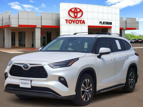 Wind Chill Pearl 2023 Toyota Highlander XLE