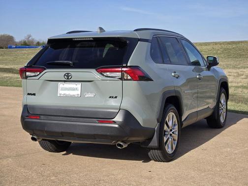 2019 Toyota RAV4 XLE Premium