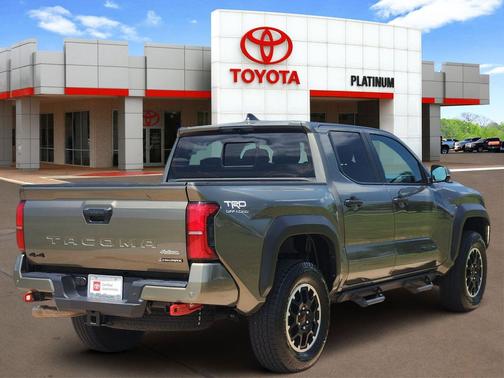 Bronze 2025 Toyota Tacoma Hybrid TRD Off Road