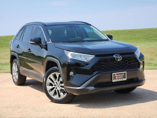 2020 Toyota RAV4 XLE Premium