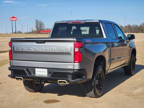 2022 Chevrolet Silverado 1500 Custom Trail Boss
