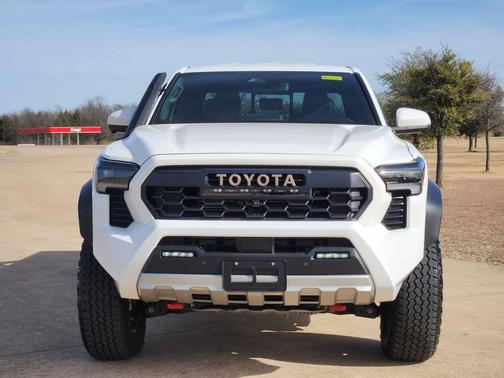 2025 Toyota Tacoma Hybrid Trailhunter