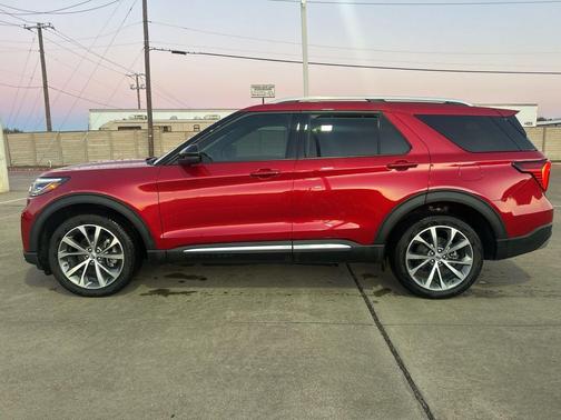 2025 Ford Explorer Platinum