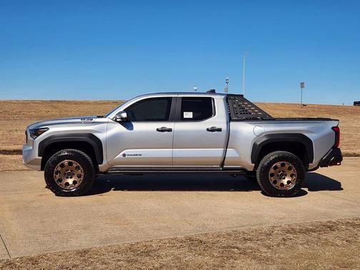 2026 Toyota Tacoma Hybrid Trailhunter