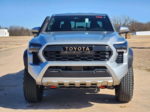2026 Toyota Tacoma Hybrid Trailhunter