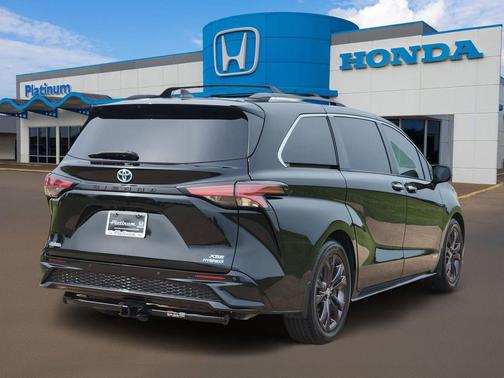Midnight Black Metallic 2021 Toyota Sienna XSE 7 Passenger