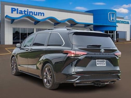 Midnight Black Metallic 2021 Toyota Sienna XSE 7 Passenger