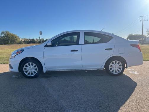 2019 Nissan Versa 1.6 S+