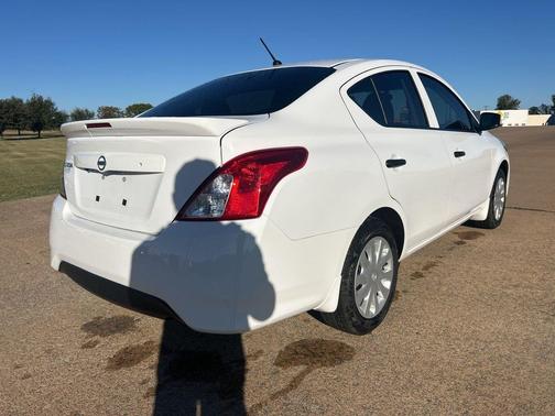 2019 Nissan Versa 1.6 S+