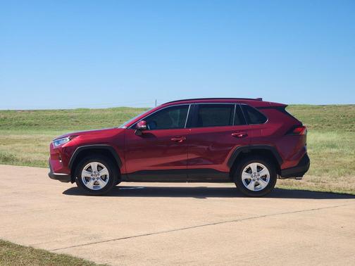 Ruby Flare Pearl 2021 Toyota RAV4 XLE