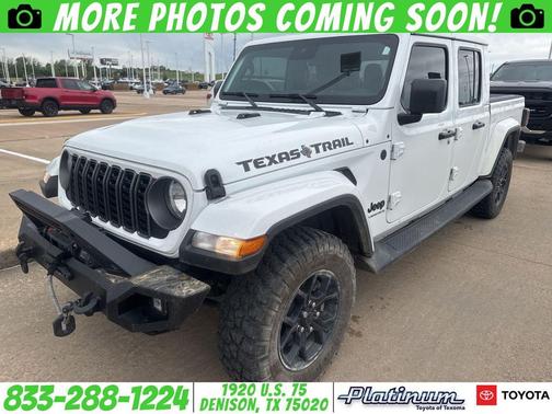 Bright White Clearcoat 2025 Jeep Gladiator Texas Trail
