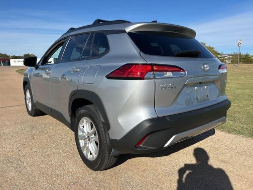 2025 Toyota Corolla Cross LE