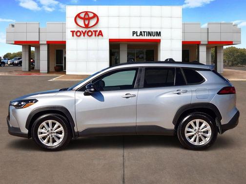 2025 Toyota Corolla Cross LE