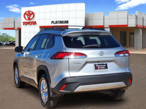 2025 Toyota Corolla Cross LE