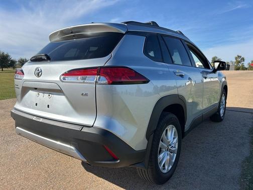 2025 Toyota Corolla Cross LE