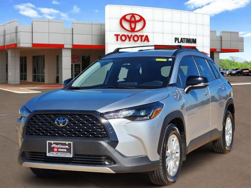 2025 Toyota Corolla Cross LE