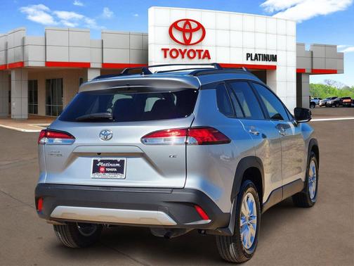 2025 Toyota Corolla Cross LE