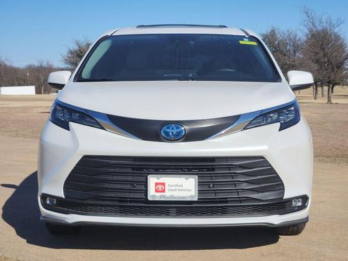 2025 Toyota Sienna XLE