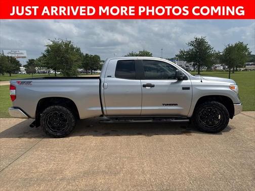 2017 Toyota Tundra SR5