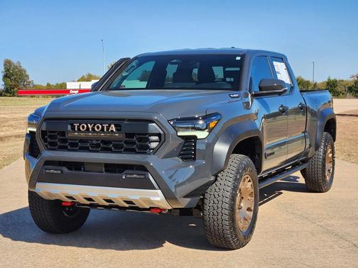 2025 Toyota Tacoma Hybrid Trailhunter