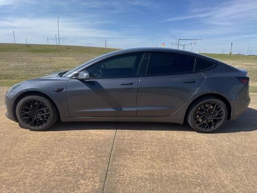 Midnight Silver Metallic 2022 Tesla Model 3 Long Range