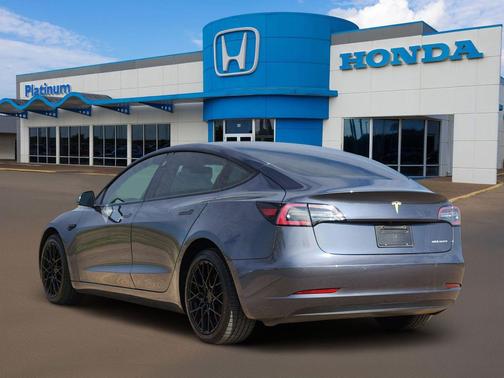 Midnight Silver Metallic 2022 Tesla Model 3 Long Range