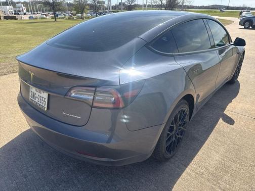 Midnight Silver Metallic 2022 Tesla Model 3 Long Range