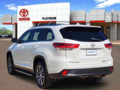 Blizzard Pearl 2019 Toyota Highlander XLE