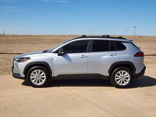 2025 Toyota Corolla Cross LE