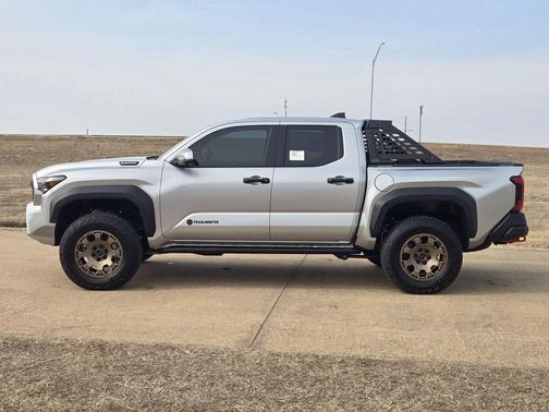 2026 Toyota Tacoma Hybrid Trailhunter