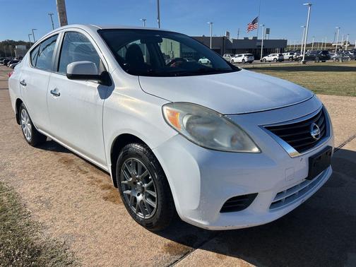2012 Nissan Versa 1.6 S