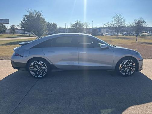 2025 Hyundai IONIQ 6 SEL