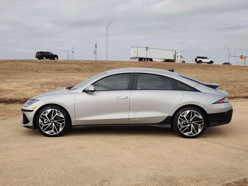 2025 Hyundai IONIQ 6 SEL