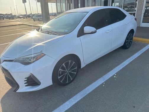 Super White 2018 Toyota Corolla SE