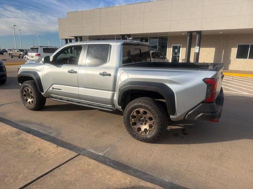 2025 Toyota Tacoma Hybrid Trailhunter