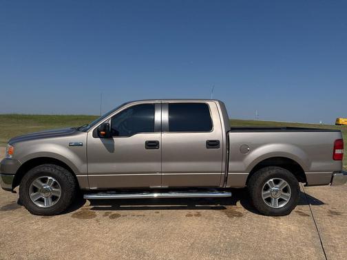 2005 Ford F-150 XLT SuperCrew
