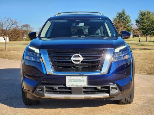 2025 Nissan Pathfinder Platinum FWD