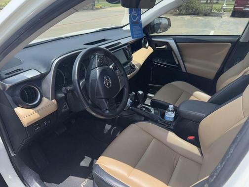 Blizzard Pearl 2017 Toyota RAV4 Hybrid Limited