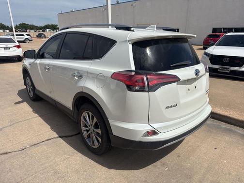 Blizzard Pearl 2017 Toyota RAV4 Hybrid Limited
